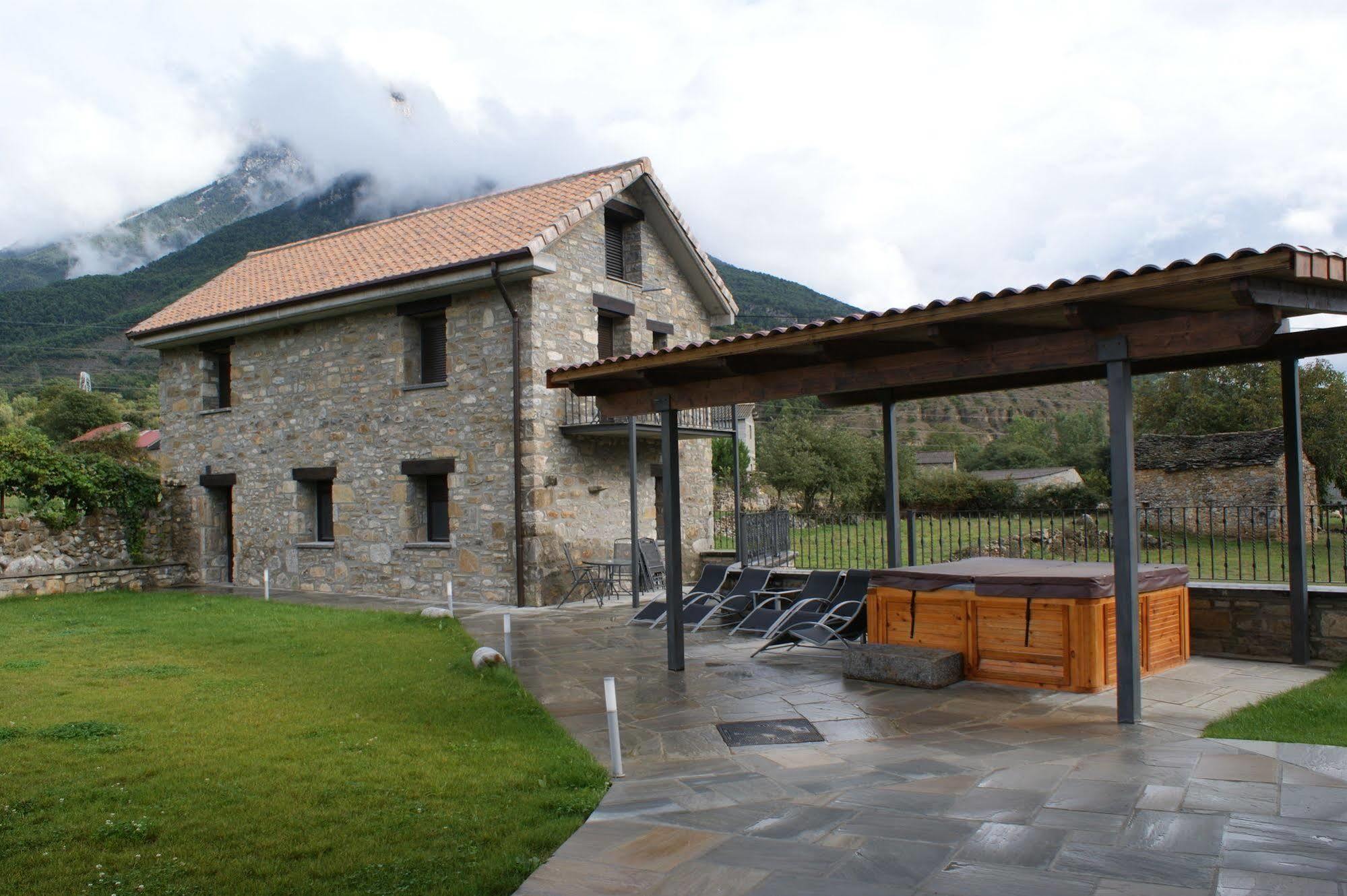 Апартаменти Puerta De Ordesa Garden Laspuna Екстер'єр фото