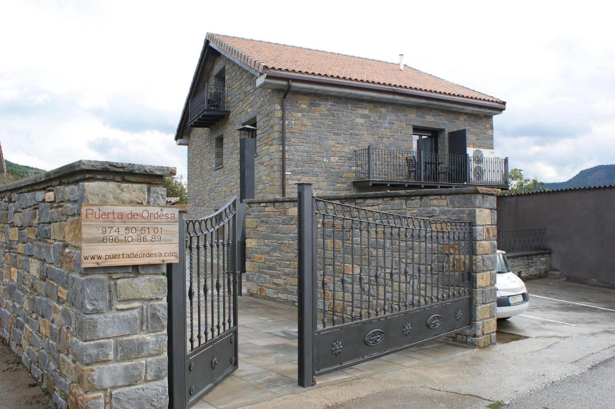 Апартаменти Puerta De Ordesa Garden Laspuna Екстер'єр фото